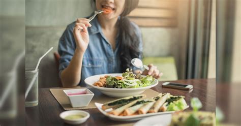 夢見很多人吃飯|夢見很多人吃飯是什麽意思